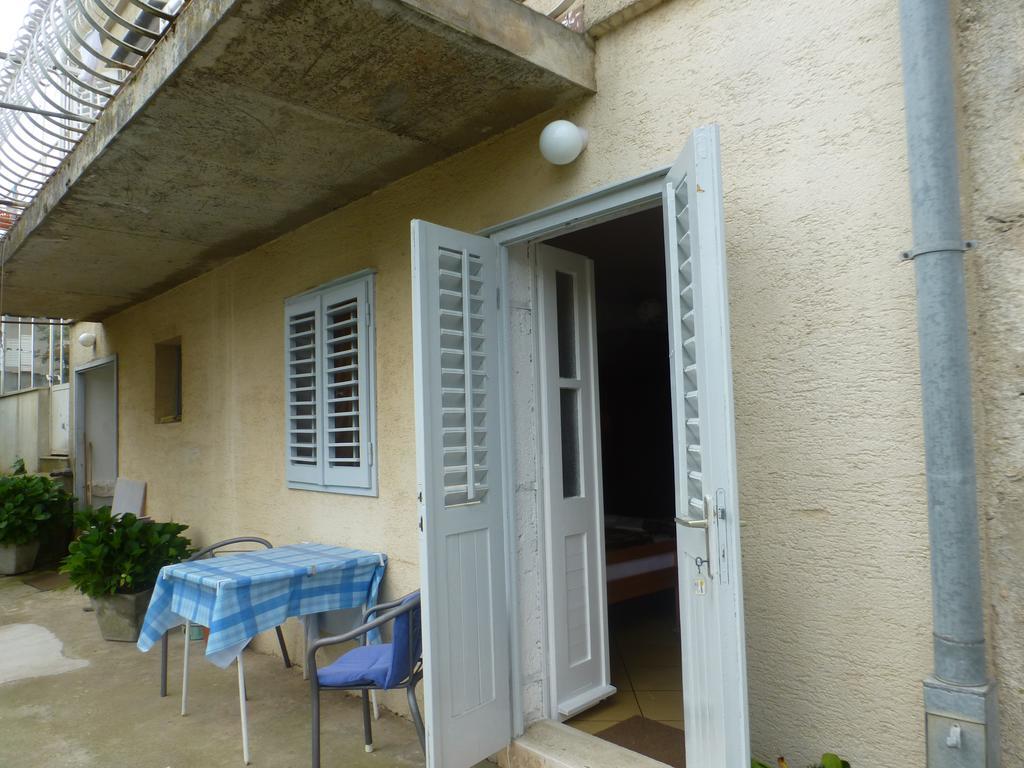 Guesthouse Bracanovic Hvar Town Eksteriør bilde